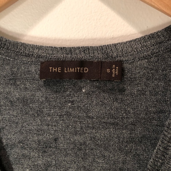 Fitted sweater bundle - Picture 6 of 6